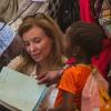 La Première dame Valérie Trierweiler en visite humanitaire à Gao au Mali, le 16 mai 2013.