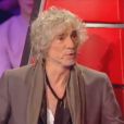 Lois pleure, déçue de sa prestation, lors de la finale de The Voice 2 le samedi 18 mai 2013 sur TF1