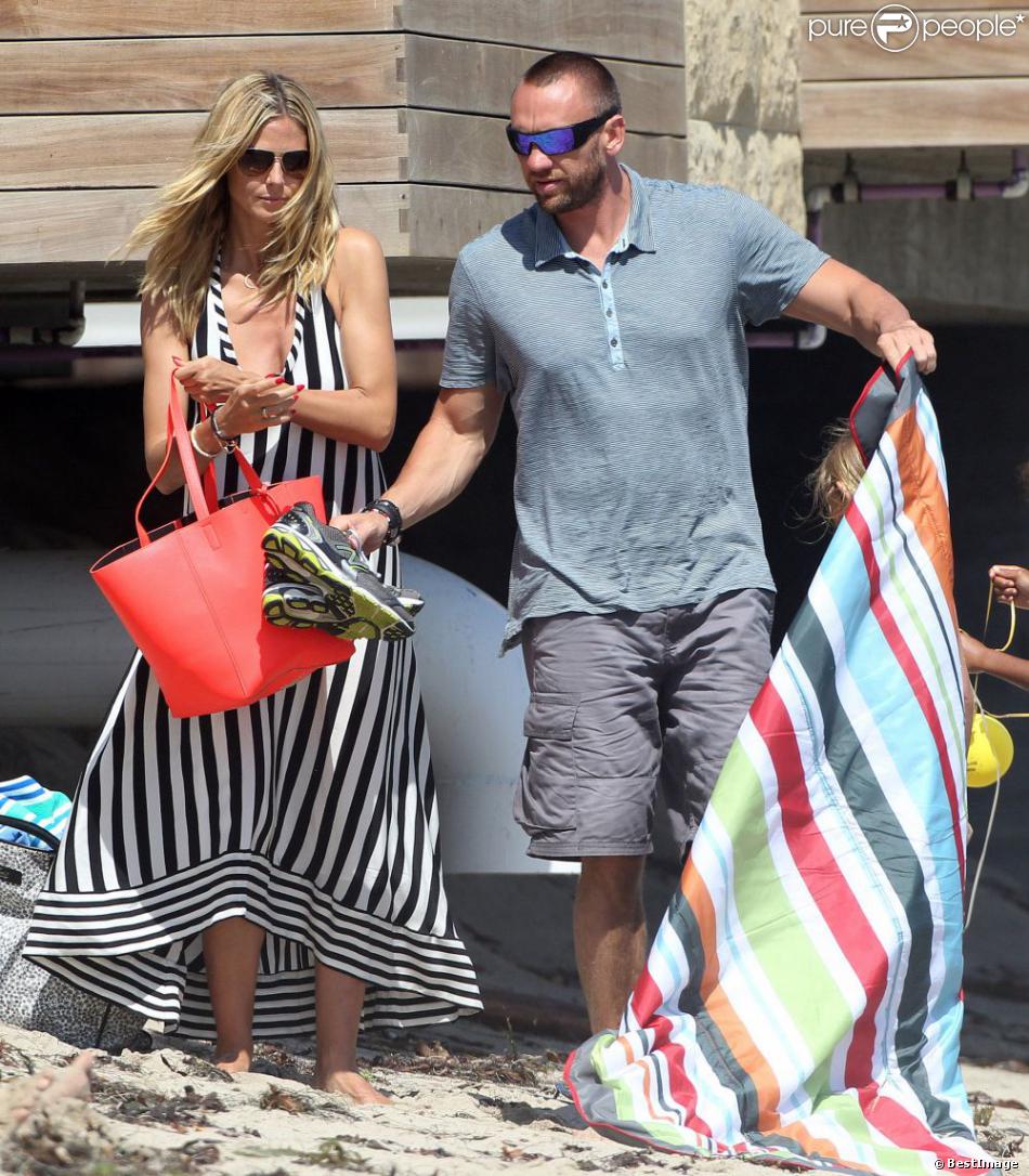 Heidi Klum et son conjoint Martin Kirsten profitent d&#039;une après-midi sur une plage de Malibu. Le 19 mai 2013.