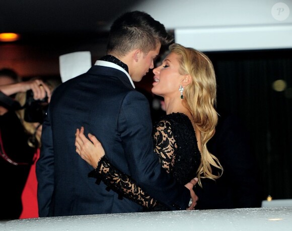 L'héritière Paris Hilton et son compagnon River Viiperi à Cannes, le 18 mai 2013.