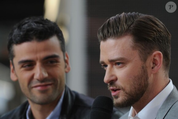 Justin Timberlake, Oscar Isaac lors de l'émission Le Grand Journal à Cannes, le 20 mai 2013.