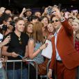 Bradley Cooper avec les fans à la première de Very Bad Trip 3 au Village Theatre à Westwood, Nevada, le 20 mai 2013.