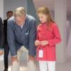 Le prince Philippe de Belgique et sa fille aînée, la princesse Elisabeth, 11 ans, l'exposition Inside the Station consacrée à la station polaire Princesse Elisabeth en Antarctique, le 20 mai 2013.