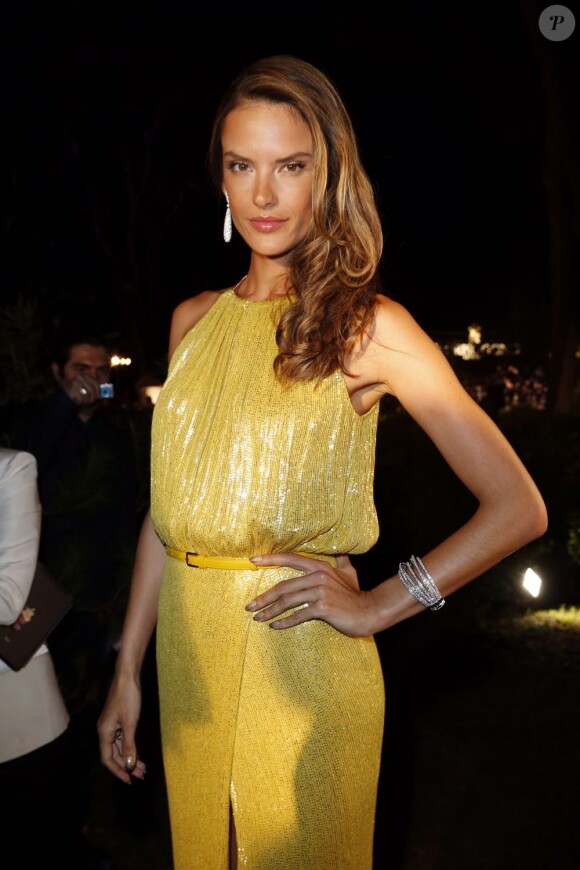 Alessandra Ambrosio, ravissante en Elie Saab, assiste à la soirée de Grisogono à l'hôtel du Cap-Eden-Roc. Antibes, le 21 mai 2013.