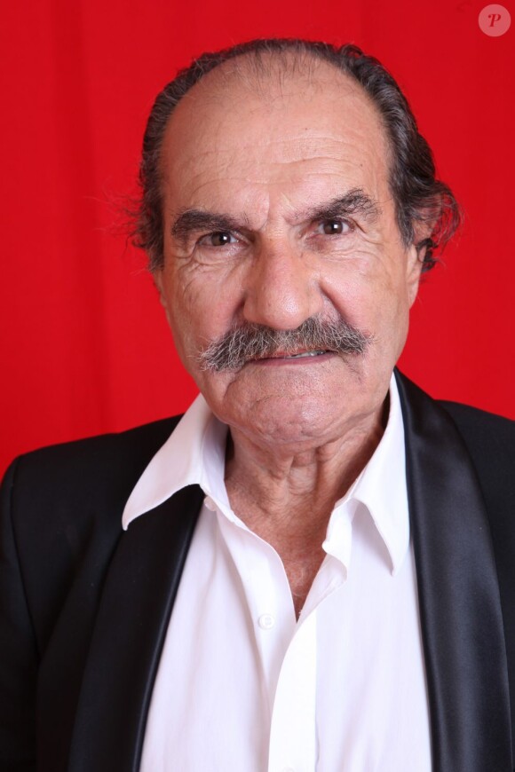 Gérard Hernandez à l'enregistrement de l'émission Le Grand Cabaret sur son 31. Le 9 décembre 2011 à Paris.