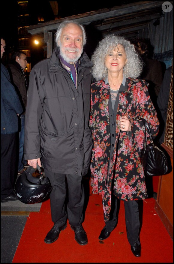 Georges Moustaki et sa femme Yannick à l'avant-première de La Môme, à Paris, le 12 février 2007.