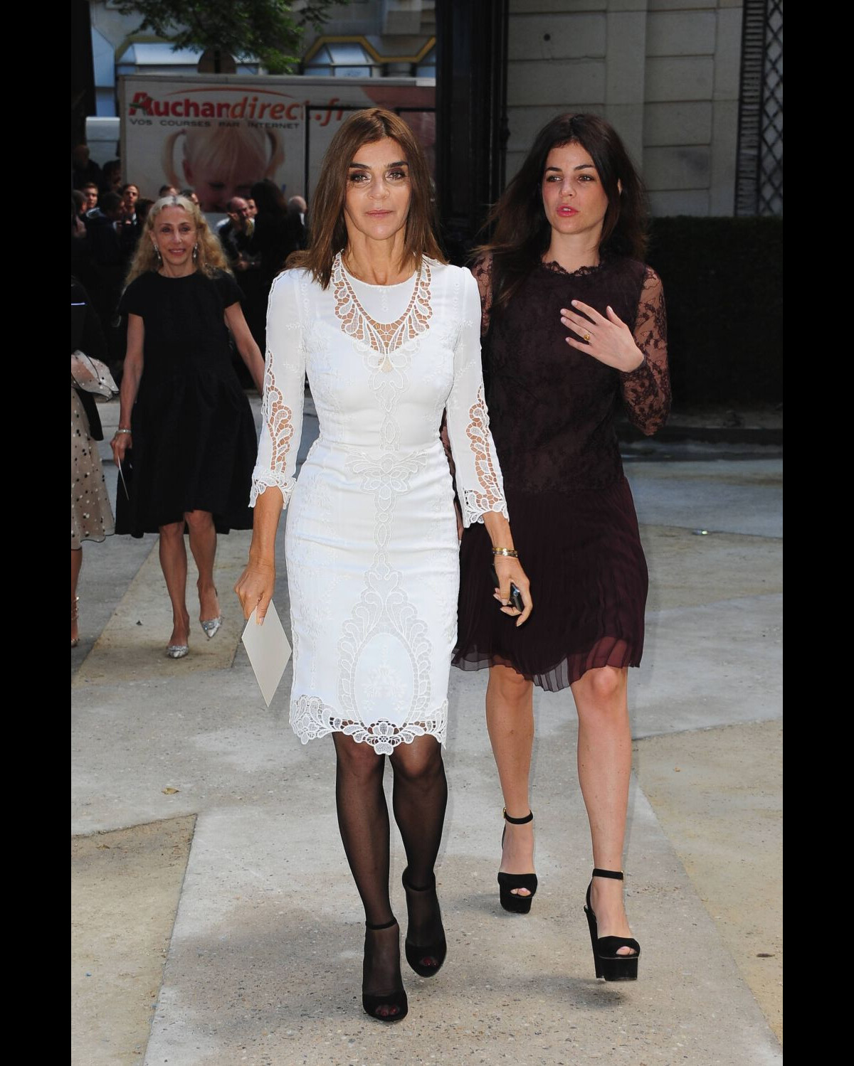 Vidéo : Carine Roitfeld et sa fille Julia Restoin-Roitfelden juillet ...