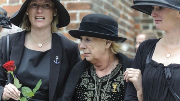 Obsèques du comte de Rosenborg: La princesse Marie trop glamour face au deuil...