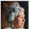Timbre à l'effigie de la reine Elizabeth II, d'après un portrait par Andrew Festing, pour une série de timbres du Royal Mail à l'occasion des 60 ans du couronnement de la souveraine.