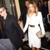 Jennifer Lopez et son petit ami Casper Smart à la sortie de leur hôtel à Londres, le 30 mai 2013.