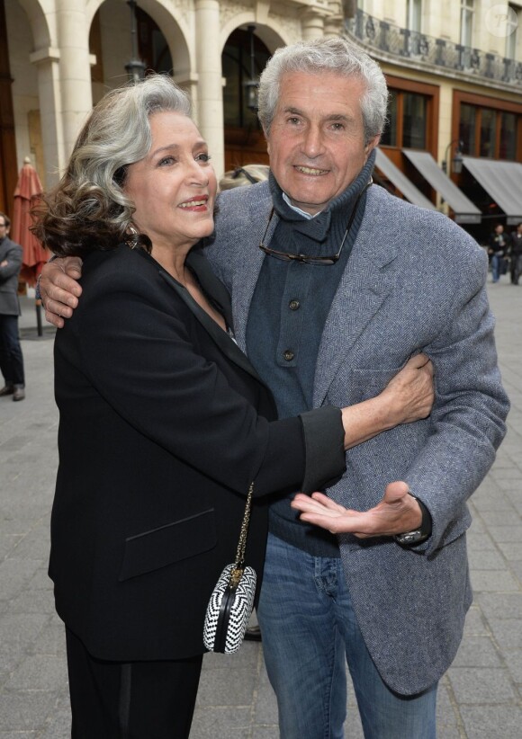 Françoise Fabian et Claude Lelouch se saluent avec la remise de la Légion d'honneur pour l'actrice au Théâtre Edouard Vll à Paris le 3 juin 2013.