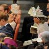 Kate Middleton discutant avec la comtesse Sophie de Wessex lors du service en l'honneur des 60 ans du couronnement de la reine Elizabeth II, à l'abbaye de Westminster le 4 juin 2013.