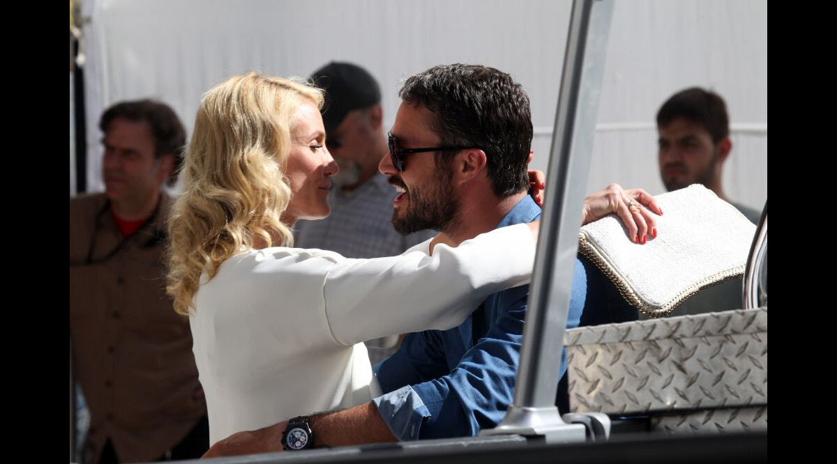 Photo : Cameron Diaz et Taylor Kinney câlins sur le tournage du film