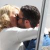 Cameron Diaz embrasse le compagnon de Lady Gaga Taylor Kinney sur le tournage du film The Other Woman à New York, le 4 Juin 2013.