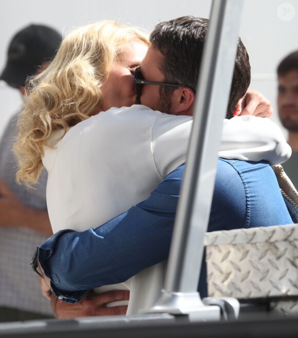 Cameron Diaz et Taylor Kinney en plein baiser sur le tournage du film The Other Woman à New York, le 4 Juin 2013.