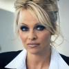 Pamela Anderson dans sa publicité pour CrazyDomains.