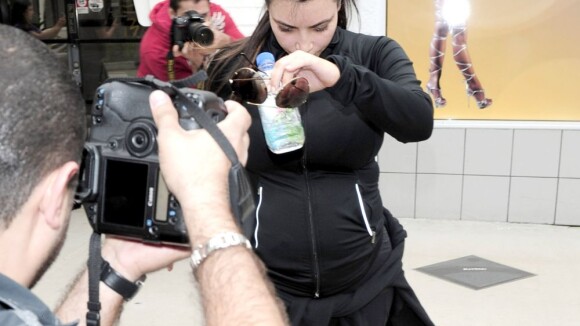Kim Kardashian, enceinte : Menacée de mort, elle pousse un coup de gueule