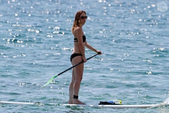 Olivia Wilde et son fiancé Jason Sudeikis en vacances à Maui sur l'ile d'Hawai le 29 mai 2013. L'actrice fait du paddle board.
