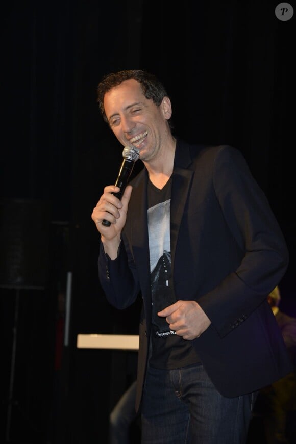 Gad Elmaleh lors de la remise du Prix Ambassadeur ELA 2013 au Théâtre Marigny le 7 juin 2013 à Paris.
