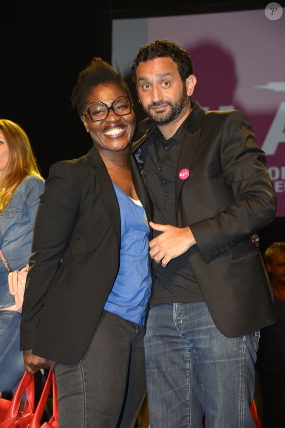 Claudia Tagbo et Cyril Hanouna lors de la remise du Prix Ambassadeur ELA 2013 au Théâtre Marigny le 7 juin 2013 à Paris.
