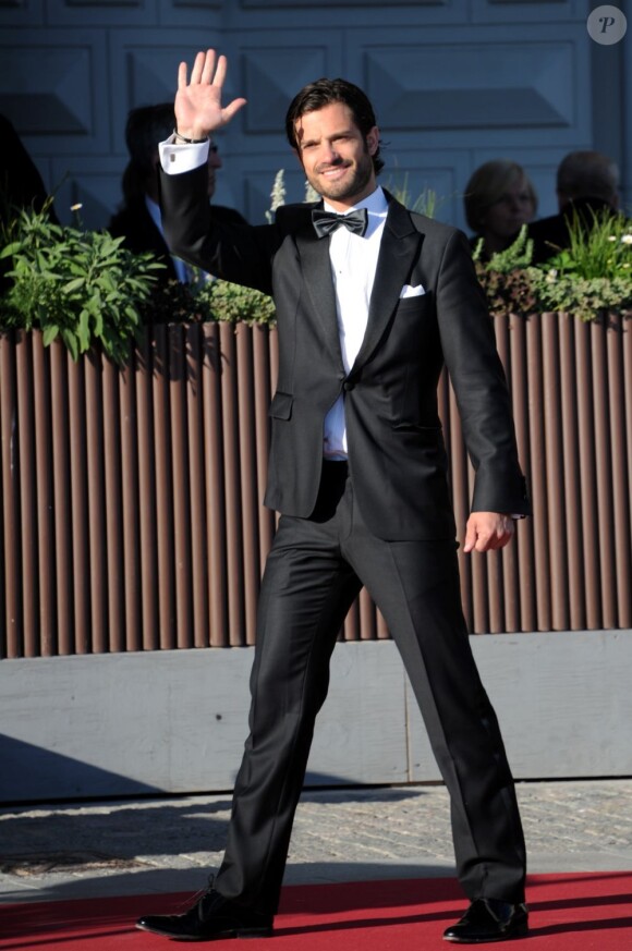 Carl Philip de Suède arrivant au Grand Hotel de Stockholm le 7 juin 2013 pour le dîner privé offert à l'occasion du mariage de la princesse Madeleine et de Chris O'Neill.