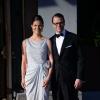La princesse héritière Victoria de Suède et son mari le prince Daniel arrivant au Grand Hotel de Stockholm le 7 juin 2013 pour le dîner privé offert à l'occasion du mariage de la princesse Madeleine et de Chris O'Neill.