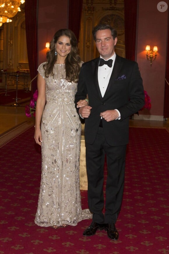 La princesse Madeleine de Suède et Chris O'Neill au Grand Hotel de Stockholm le 7 juin 2013 pour le dîner privé offert à l'occasion de leur mariage, célébré le lendemain.