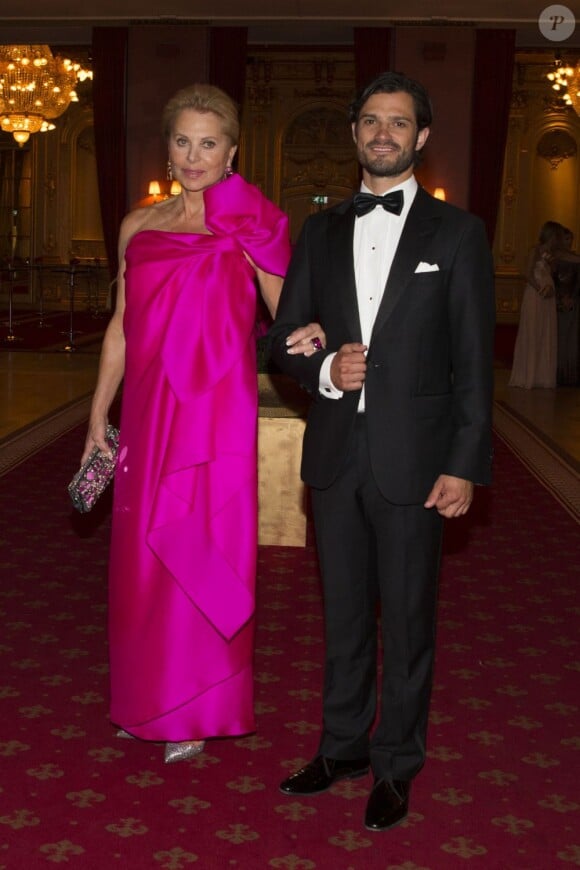 Le prince Carl Philip de Suède au Grand Hotel de Stockholm le 7 juin 2013 pour le dîner privé offert à l'occasion du mariage de la princesse Madeleine et de Chris O'Neill.