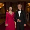 Le roi Carl XVI Gustaf de Suède et la reine Silvia au Grand Hotel de Stockholm le 7 juin 2013 pour le dîner privé offert à l'occasion du mariage de la princesse Madeleine et de Chris O'Neill.