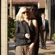  It-accessoires de l'été, les stars à l'image de Gwen Stefani font des lunettes de soleil un must have ! 