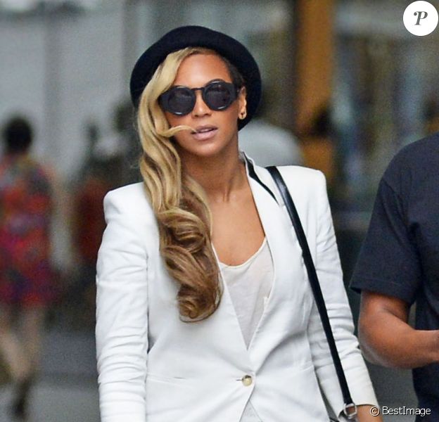 It-accessoires de l'été, les stars à l'image de Beyoncé font des lunettes de soleil un must have !