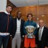 Paul Gasol, Usain Bolt, Rafael Nadal et Jean Gachassin dans les vestiaires de Roland-Garros le 9 juin 2013 après la victoire de Rafa en finale des Internationaux de France face à David Ferrer