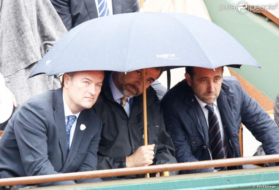 Le prince Felipe d&#039;Espagne s&#039;est même plié lors de la finale 100% ibérique de Roland-Garros 2013 entre Rafael Nadal et David Ferrer, le 9 juin 2013 à Paris.