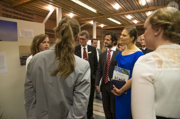 La princesse Victoria de Suède prenait part avec le prince Carl Philip à une conférence sur l'avenir de l'environnement, le 11 juin 2013 à l'Université de Stockholm, pour le bicentenaire des actions de l'Académie royale de Sylviculture et d'Agriculture.