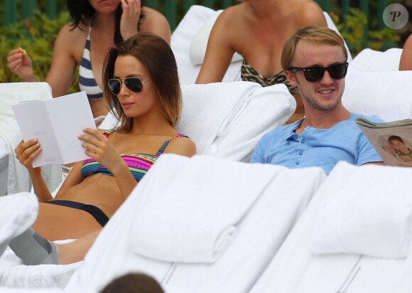 Tom Felton et sa petite amie Jade Olivia en vacances à Miami, le 29 décembre 2012.
