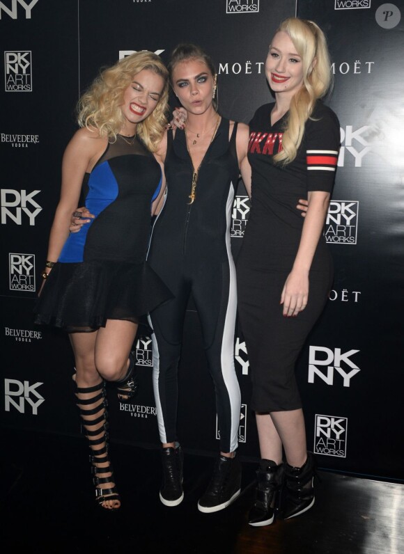 Rita Ora, Cara Delevingne et Iggy Azalea assistent à la soirée de lancement de DKNY ArtWorks à la Lambeth Fire Station. Londres, le 12 juin 2013.