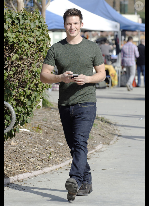 Matt Lanter, le 4 mars 2013, en plein tournage de 90210.