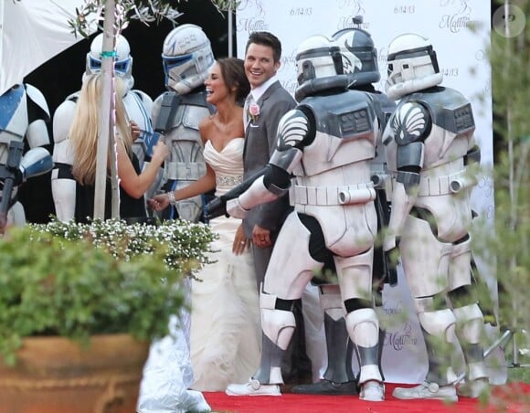 Exclusif - L'acteur de 90210 Beverly Hills, Matt Lanter, s'est marié avec la belle Angela Stacy à Malibu, le 14 juin 2013. Un mariage placé sous le thème de l'univers de la saga Star Wars.