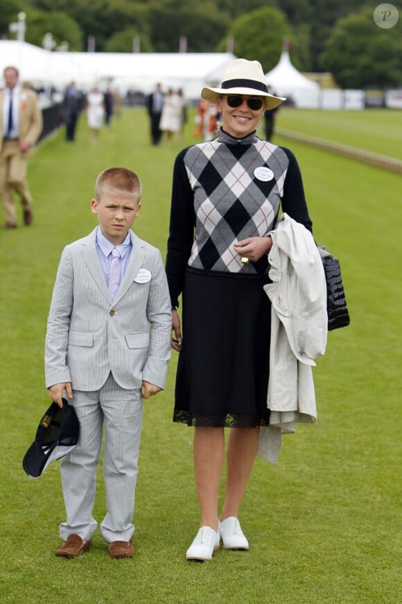 Sharon Stone avec son fils Roan lors de la Cartier Queen's Cup à Windsor, au Guards Polo Club, dimanche 16 juin 2013.