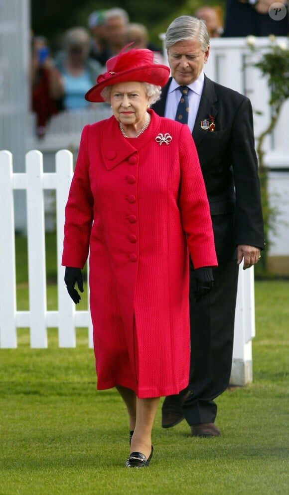 La reine Elizabeth II à la Cartier Queen's Cup à Windsor, au Guards Polo Club, dimanche 16 juin 2013.