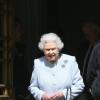 La reine Elizabeth II lors d'une visite à son mari le prince Philip, hospitalisé à la London Clinic, le 15 juin 2013 après la parade Trooping the Colour.