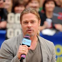 Brad Pitt : Toujours aussi ému et admiratif de sa fiancée Angelina Jolie