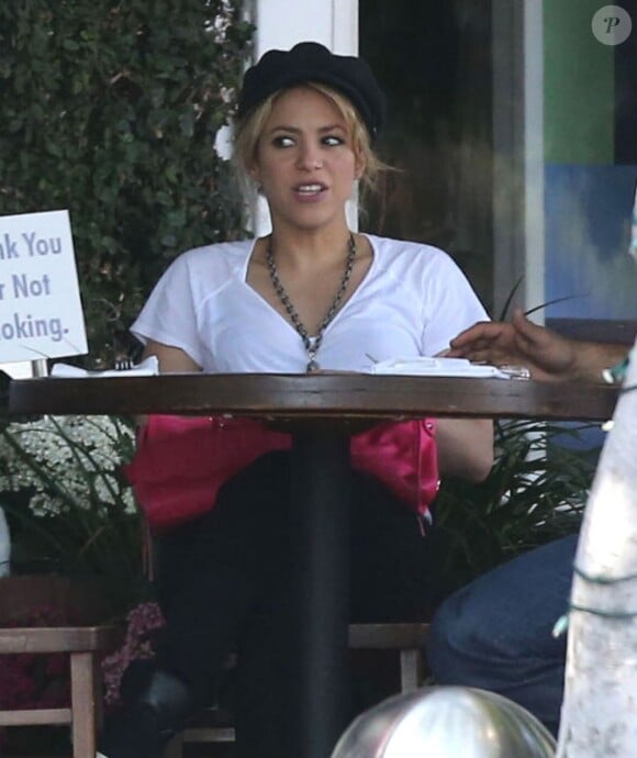 Shakira en pleine séance de shopping à Los Angeles, le 1er juin 2013.