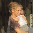 Shakira fait du shopping avec son fils Milan à Los Angeles, le 25 mai 2013.