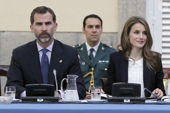 Le prince Felipe et la princesse Letizia d'Espagne rencontrent les membres de la fondation "Prince des Asturies" à Madrid, le 17 juin 2013.