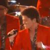 Bruno Mars chante le titre Treasure, lors de la finale de The Voice USA, mardi 18 juin 2013.