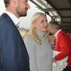 Le prince héritier Haakon et la princesse Mette-Marit de Norvège spectateurs de la Diamond League à Oslo le 13 juin 2013