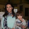 Exclusif - Adeline Blondieau et sa fille Wilona à l'imprimerie PPO où la star de "Sous le soleil de Saint Tropez" imprime sa bande dessinée "Les Pochitos", à Palaiseau le 28 Mai 2013.