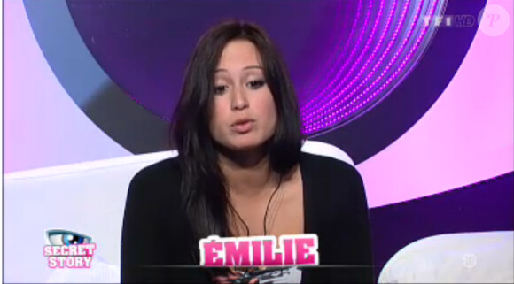 Emilie dans la quotidienne de Secret Story 7 le mardi 25 juin 2013 sur TF1