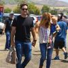 Hilary Duff et son mari Mike Comrie emmènent leur fils Luca à Underwood Family Farm, à Los Angeles, le 22 juin 2013.